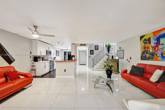 3301 Raleigh St 4E, Hollywood, FL 33021