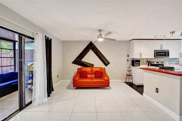 3301 Raleigh St 4E, Hollywood, FL 33021