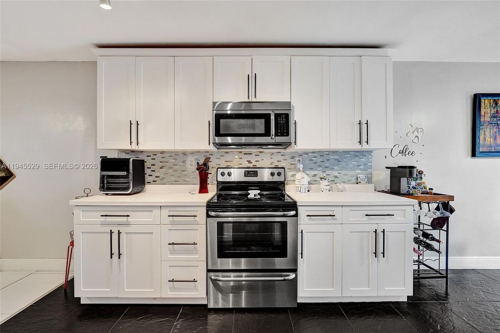 3301 Raleigh St 4E, Hollywood, FL 33021