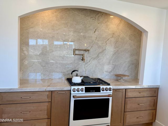 680 Rowe Place, Sparks, NV 89441