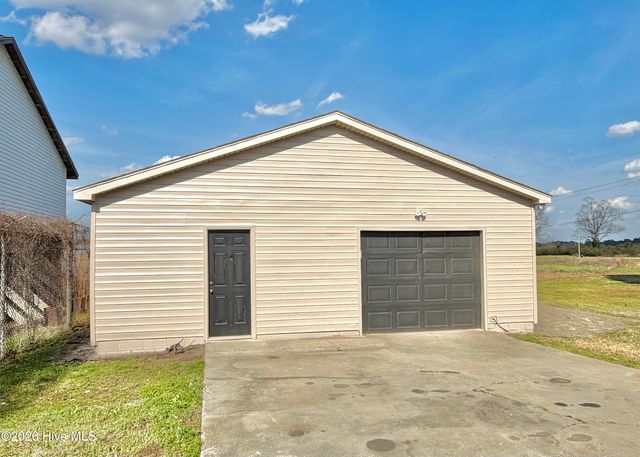 216 Collier Loftin Road, Kinston, NC 28504