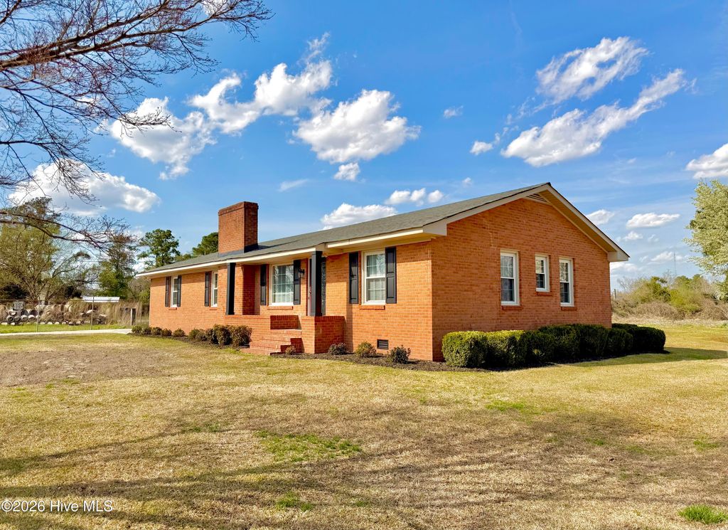 216 Collier Loftin Road, Kinston, NC 28504