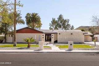 813 W GLENEAGLES Drive, Phoenix, AZ 85023