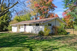 32 Colonial Way, Holliston, MA 01746
