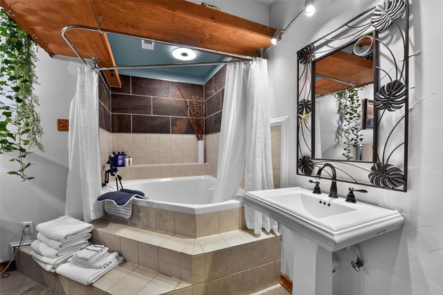 11024 Meadow Rue Street, The Woodlands, TX 77380