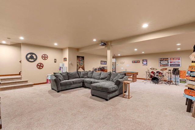 1055 ZACHER DRIVE, Oshkosh, WI 54901