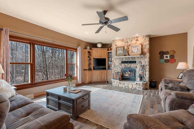 1055 ZACHER DRIVE, Oshkosh, WI 54901