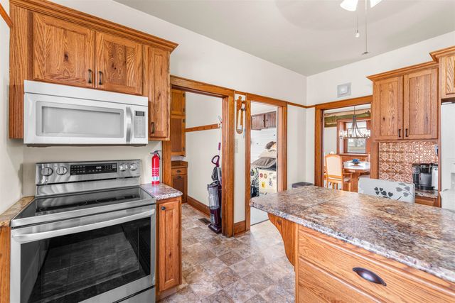 224 N 1st St., Lindsborg, KS 67456