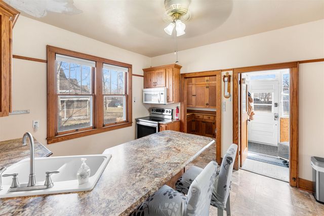 224 N 1st St., Lindsborg, KS 67456