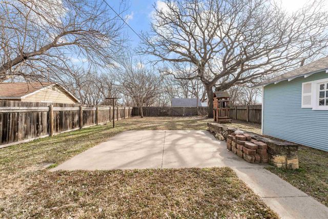 224 N 1st St., Lindsborg, KS 67456