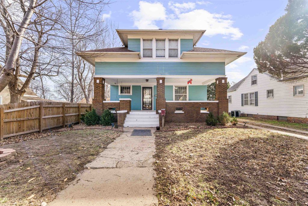 224 N 1st St., Lindsborg, KS 67456