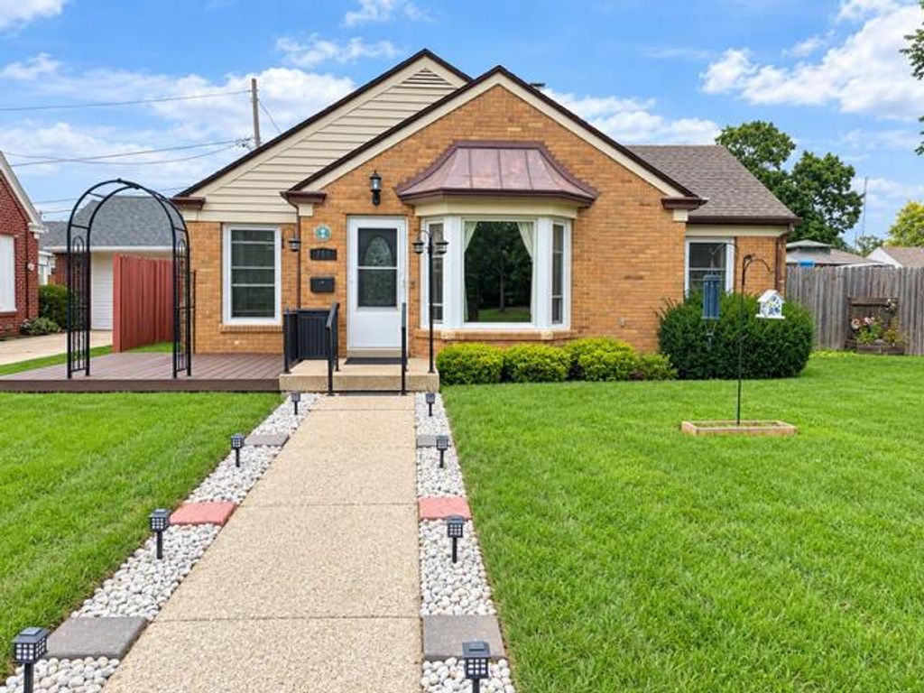 700 Kingston AVENUE, Racine, WI 53402