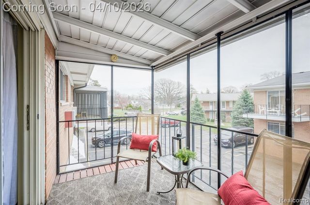 2125 Clawson Avenue 204, Royal Oak, MI 48073