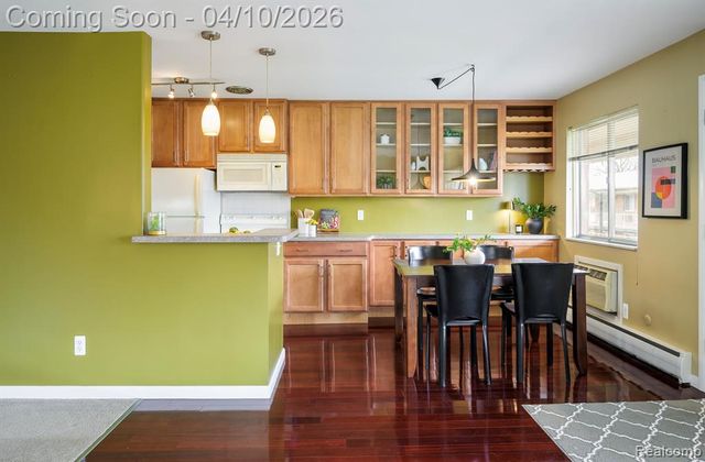 2125 Clawson Avenue 204, Royal Oak, MI 48073