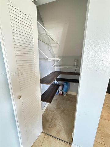 6045 NW 186th St 115, Hialeah, FL 33015