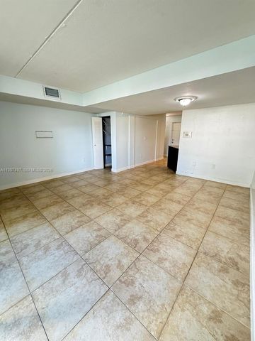 6045 NW 186th St 115, Hialeah, FL 33015