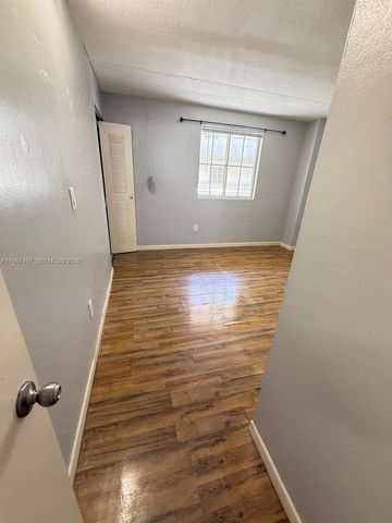 6045 NW 186th St 115, Hialeah, FL 33015