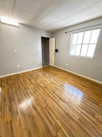 6045 NW 186th St 115, Hialeah, FL 33015