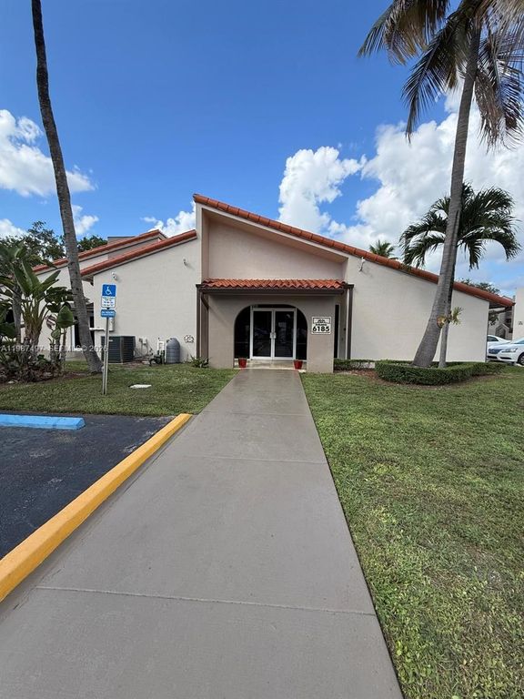 6045 NW 186th St 115, Hialeah, FL 33015