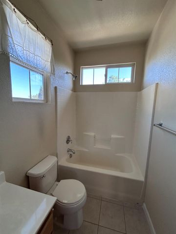 132 Dragonfly Cir, Sacramento, CA 95834