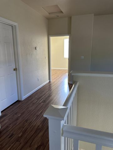 132 Dragonfly Cir, Sacramento, CA 95834