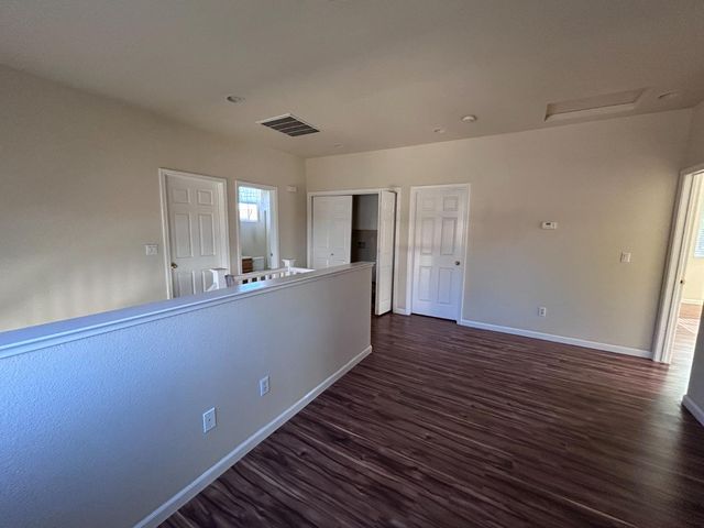 132 Dragonfly Cir, Sacramento, CA 95834