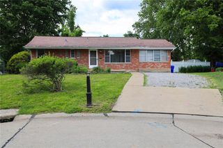 3755 Park Crest Drive, St Louis, MO 63125