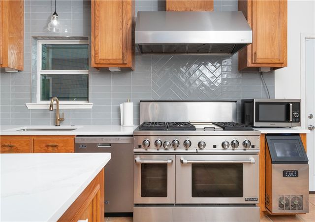 1034 Graham, Corpus Christi, TX 78418