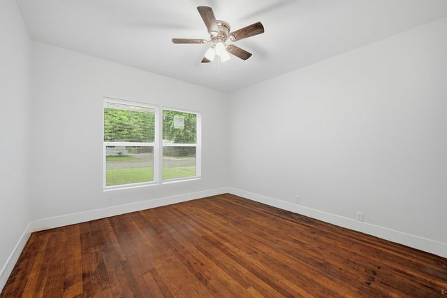 608 S Loving Avenue, Sherman, TX 75090