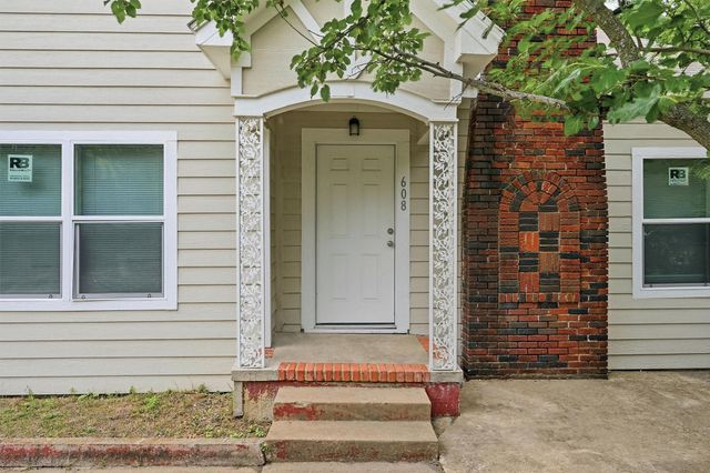 608 S Loving Avenue, Sherman, TX 75090
