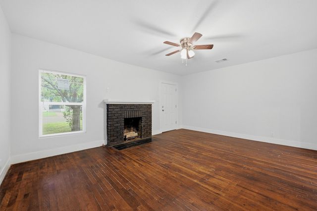 608 S Loving Avenue, Sherman, TX 75090