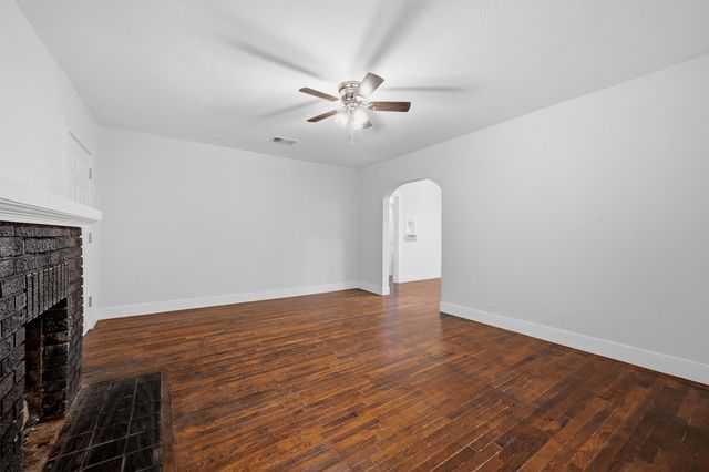 608 S Loving Avenue, Sherman, TX 75090