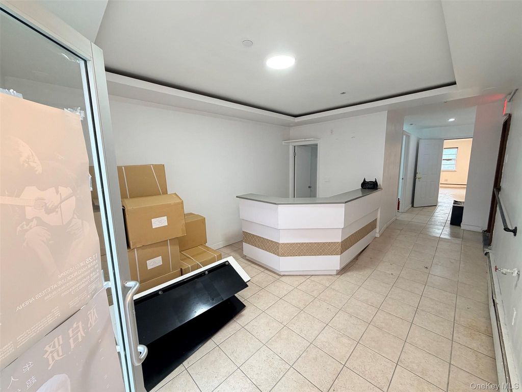 142-01 37th Avenue 1FL, Flushing, NY 11354 — photo 4