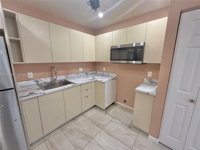 6290 NW 14th St 6290, Sunrise, FL 33313