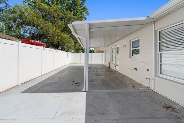 9507 CAMDEN HILL COURT, Tampa, FL 33615