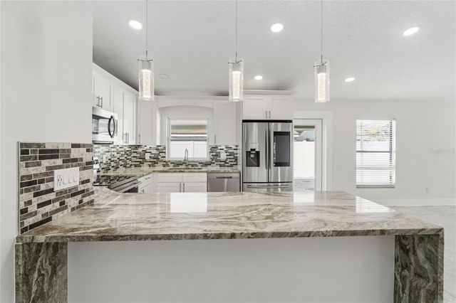9507 CAMDEN HILL COURT, Tampa, FL 33615