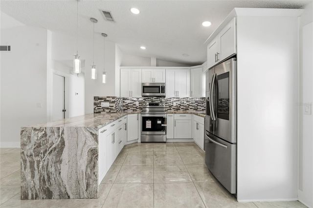 9507 CAMDEN HILL COURT, Tampa, FL 33615