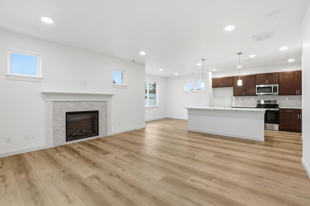 316 N Viewmont Ct, Greenacres, WA 99016