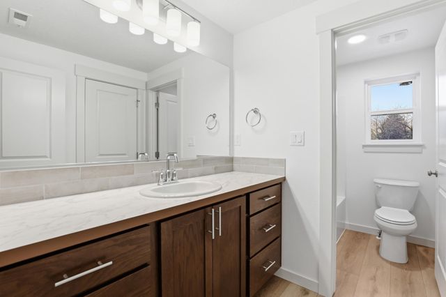 316 N Viewmont Ct, Greenacres, WA 99016
