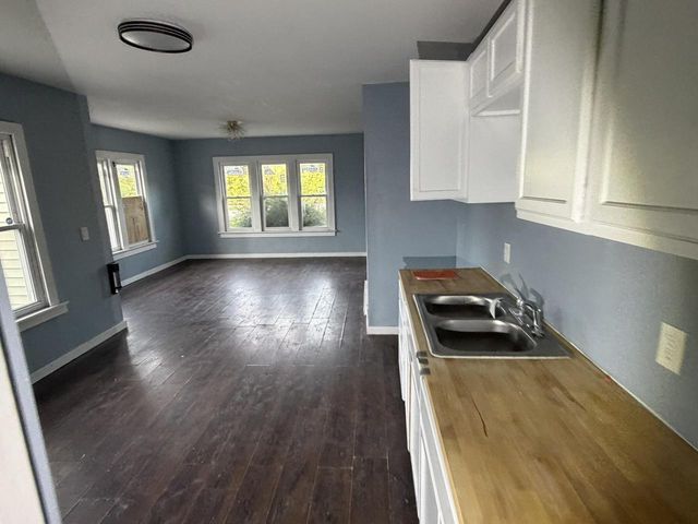 5742 N 43rd STREET, Milwaukee, WI 53209