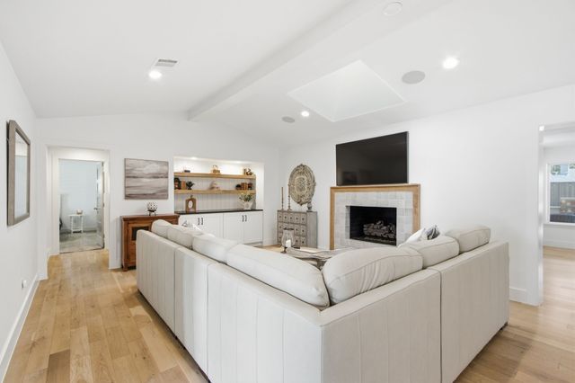 4416 Laren Lane, Dallas, TX 75244