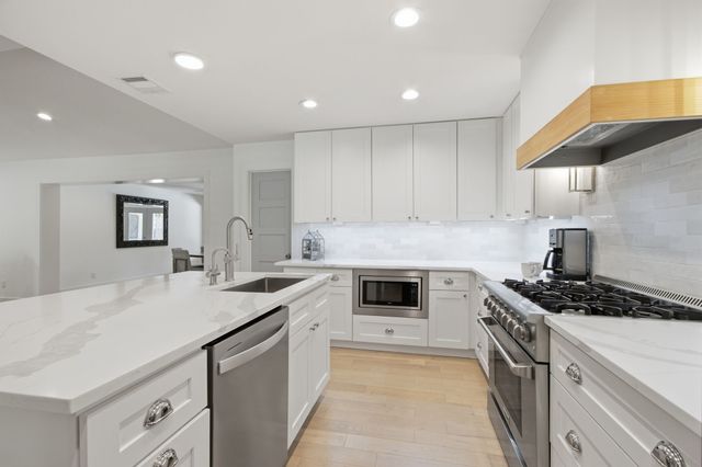 4416 Laren Lane, Dallas, TX 75244