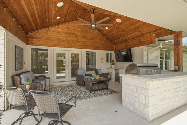 4416 Laren Lane, Dallas, TX 75244