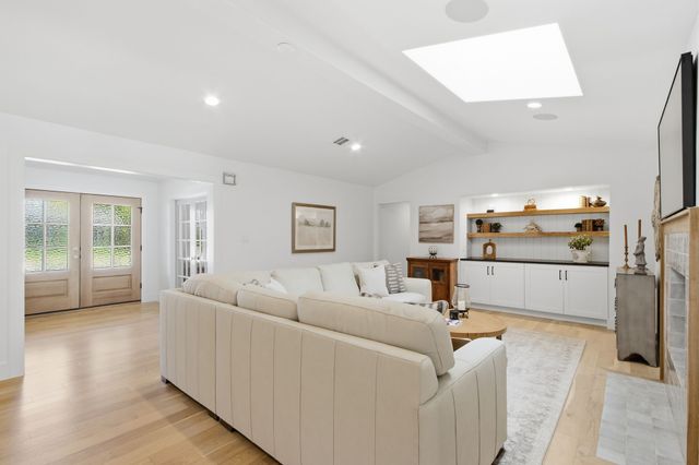 4416 Laren Lane, Dallas, TX 75244