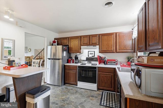 33 HOOVER RD, Lancaster, PA 17603