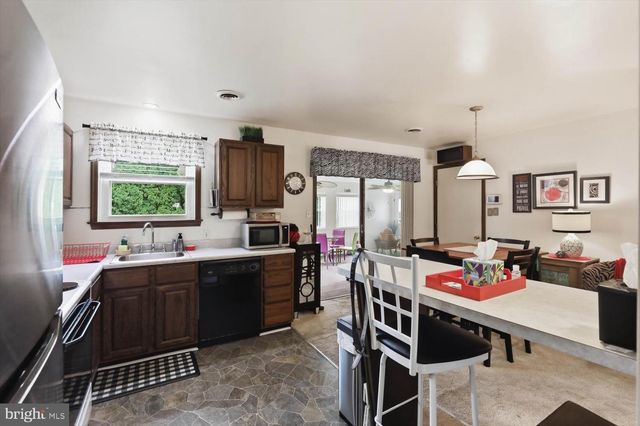 33 HOOVER RD, Lancaster, PA 17603