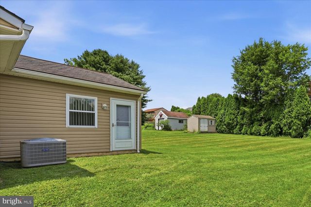 33 HOOVER RD, Lancaster, PA 17603