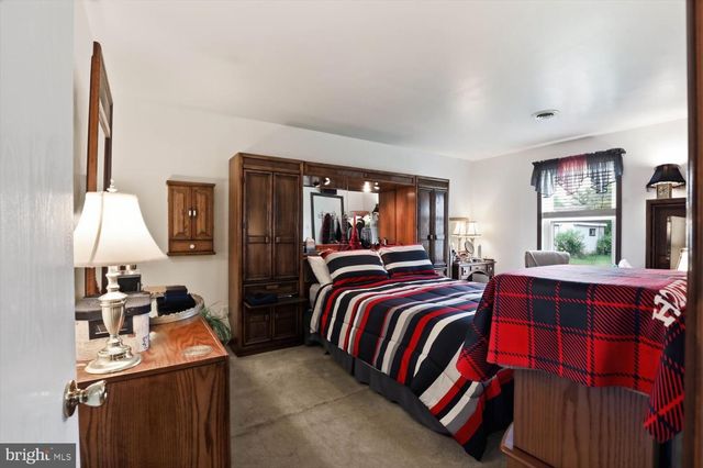 33 HOOVER RD, Lancaster, PA 17603