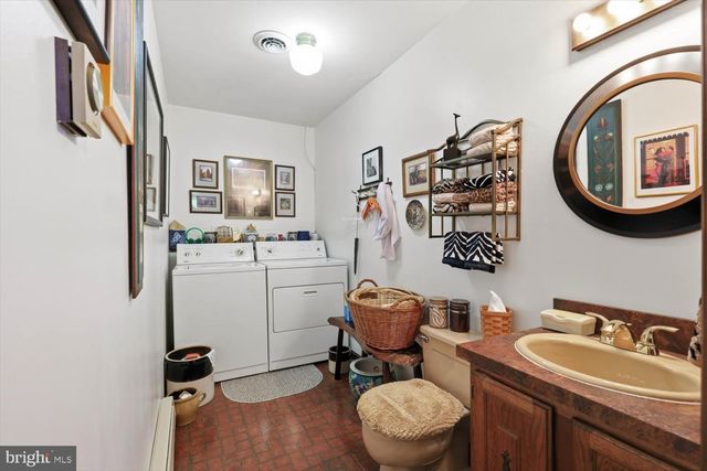 33 HOOVER RD, Lancaster, PA 17603