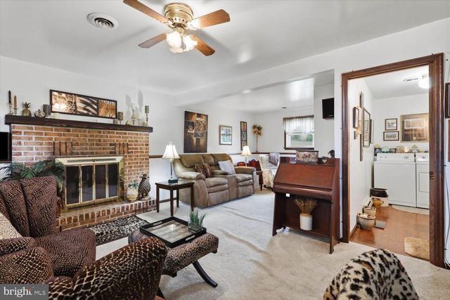 33 HOOVER RD, Lancaster, PA 17603